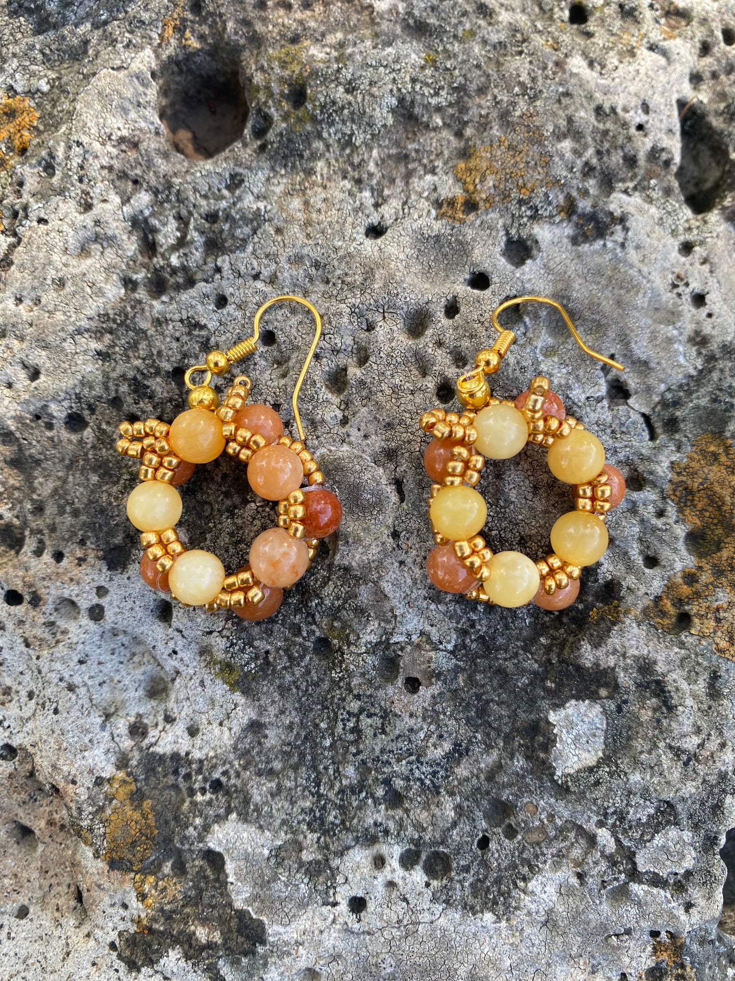 Wreath earrings 6mm round stones