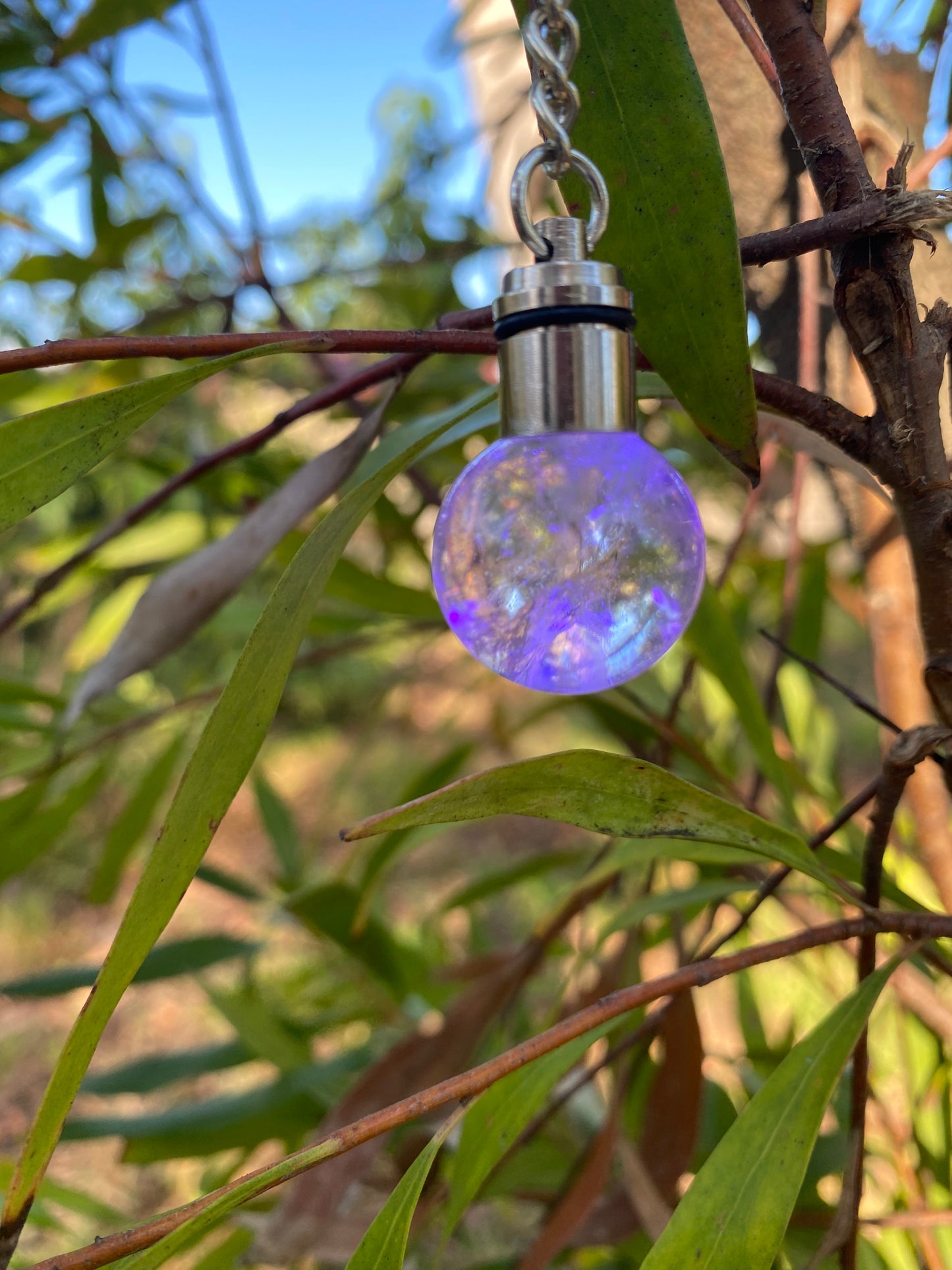 keychain imitation clear quartz crystal ball with light that changes colour
